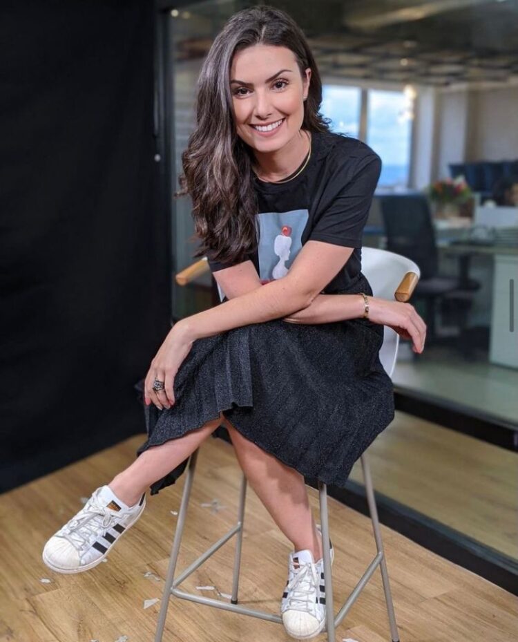 leticia tavares feet 1