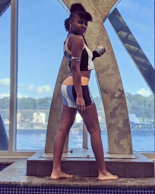 lets.go .nessa feet 5