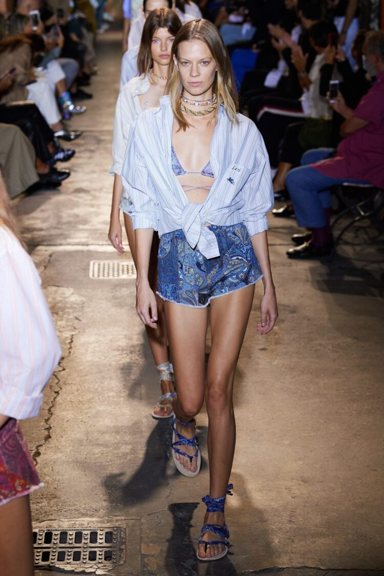 lexi boling feet scaled