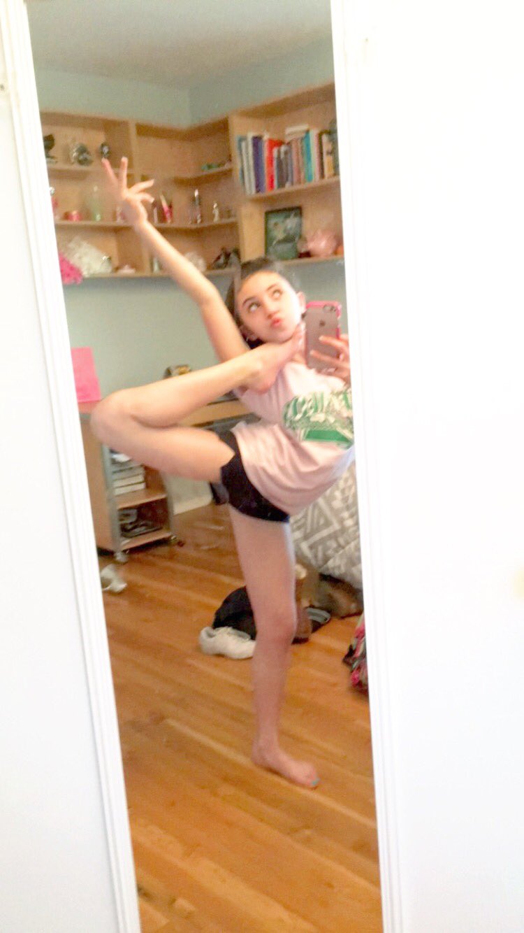 lexis trechak feet 4