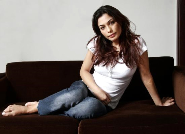 leyla bilginel feet 3