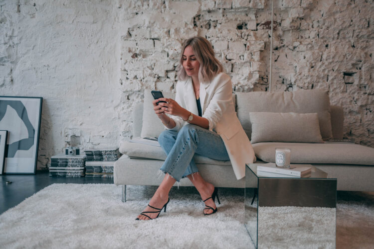 lian galliard feet 1