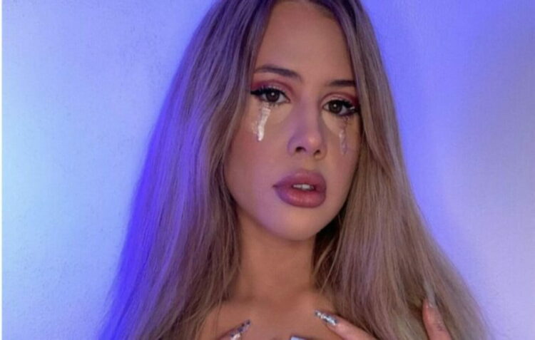 liana jade brooker feet 3