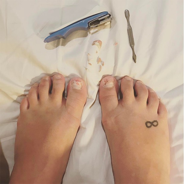 libby trickett feet 4