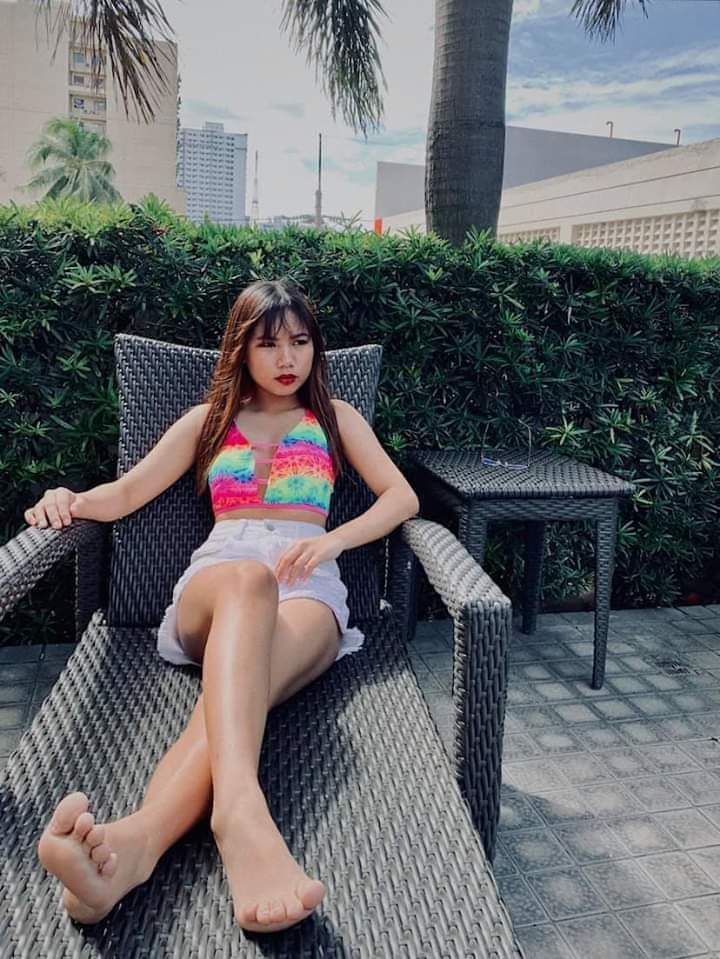 lie reposposa feet 2