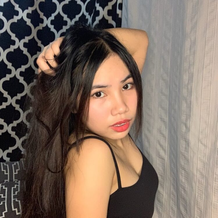 lie reposposa feet 5