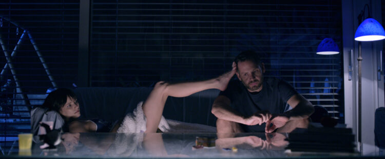 lihi kornowski feet scaled