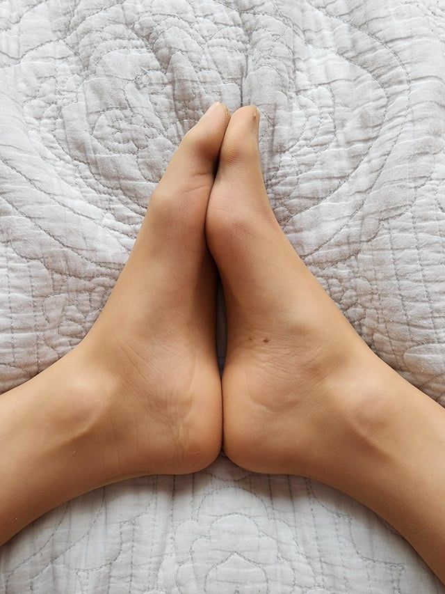 lil freckles feet