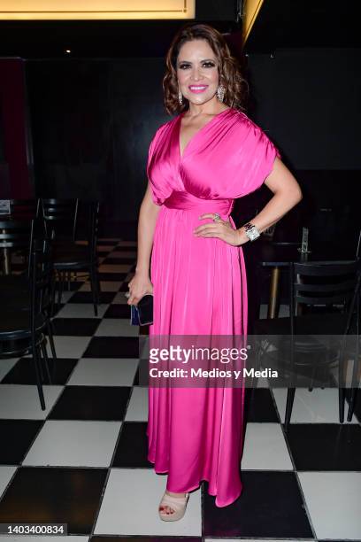 lili brillanti feet 4