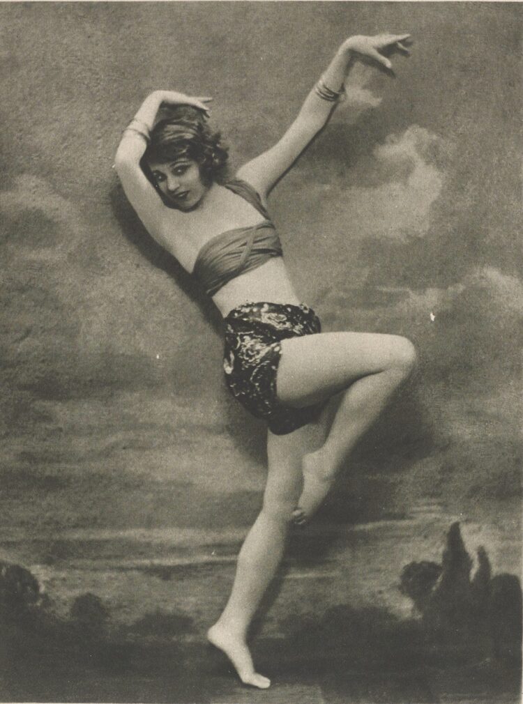 lillian powell feet 1