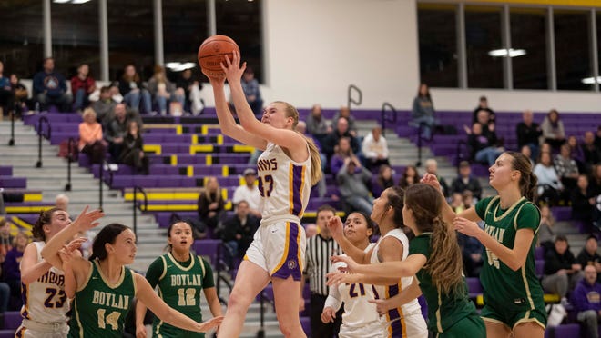 lilly esparza feet 1