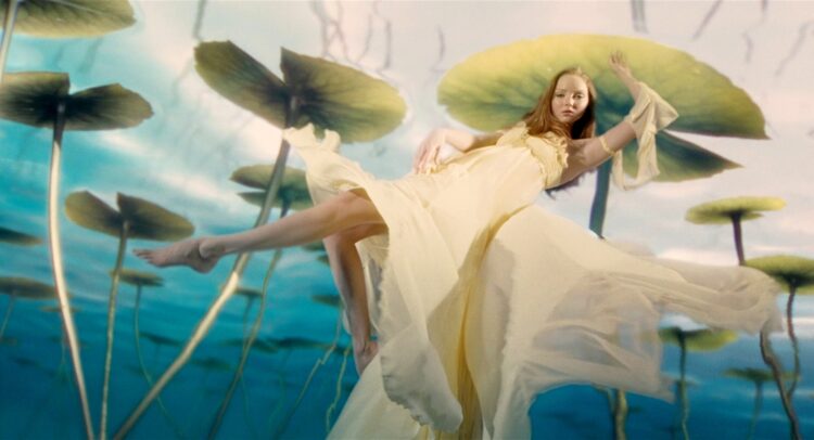 lily cole feet 5