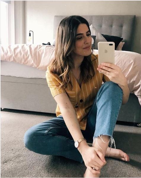 lily pebbles feet 2