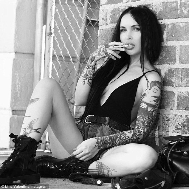 lina valentina feet 5