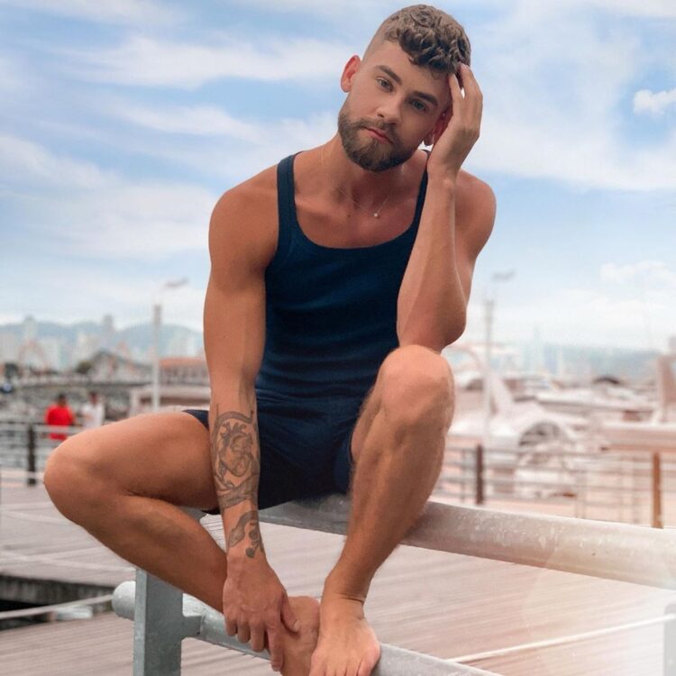 lincoln briniak feet