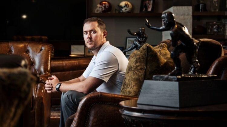 lincoln riley feet 1