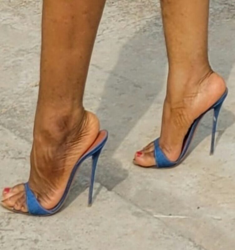 linda ikeji feet 1