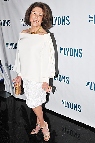 linda lavin feet 3