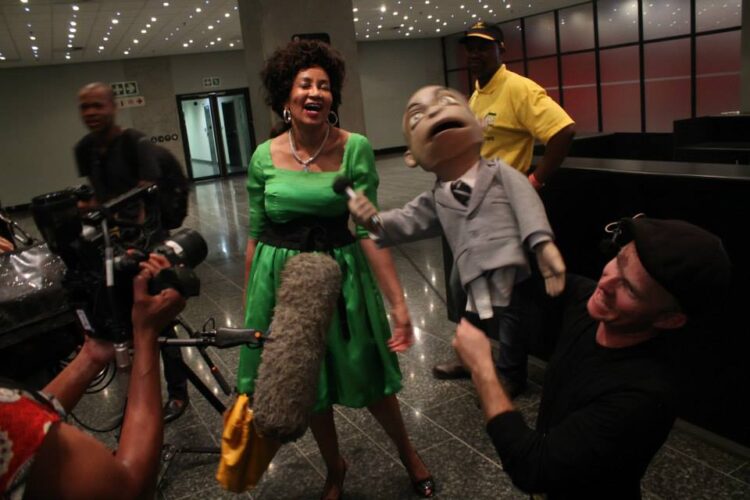 lindiwe sisulu feet 6