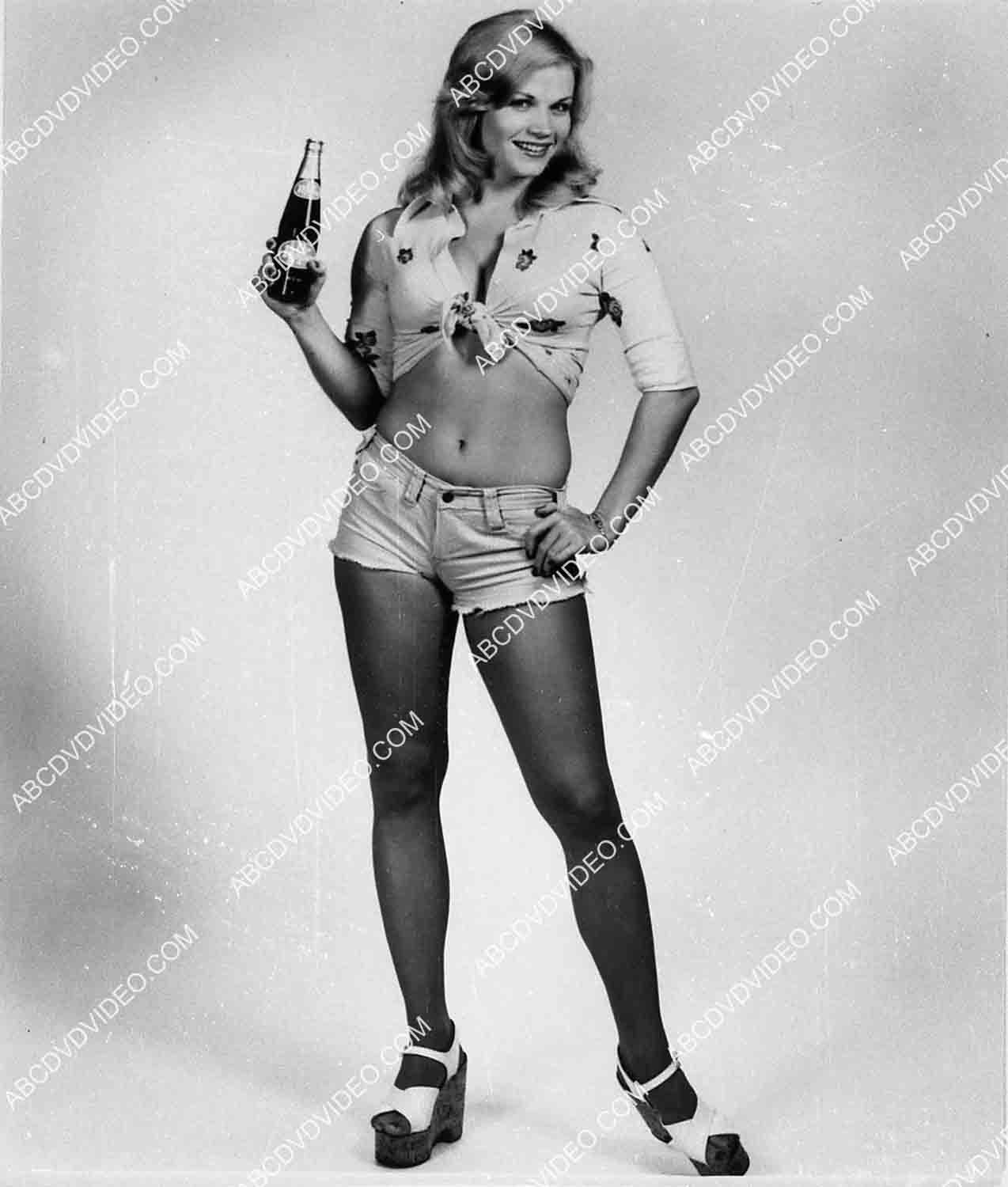 lindsay bloom feet 1