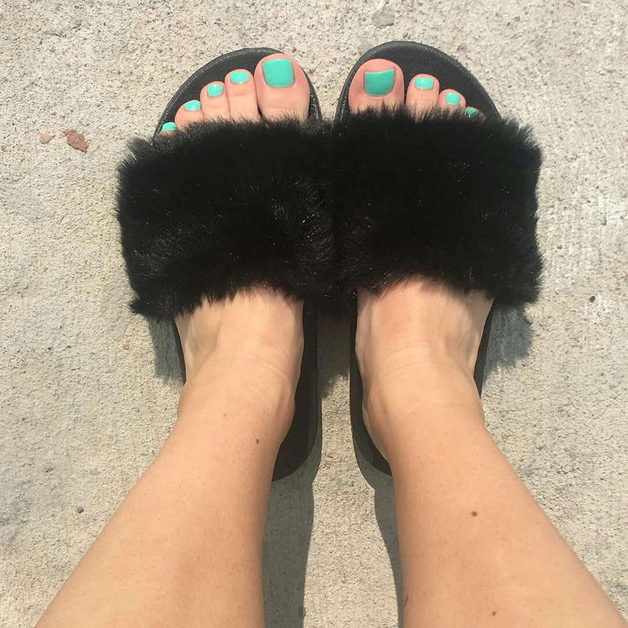 lindsay felton feet 4