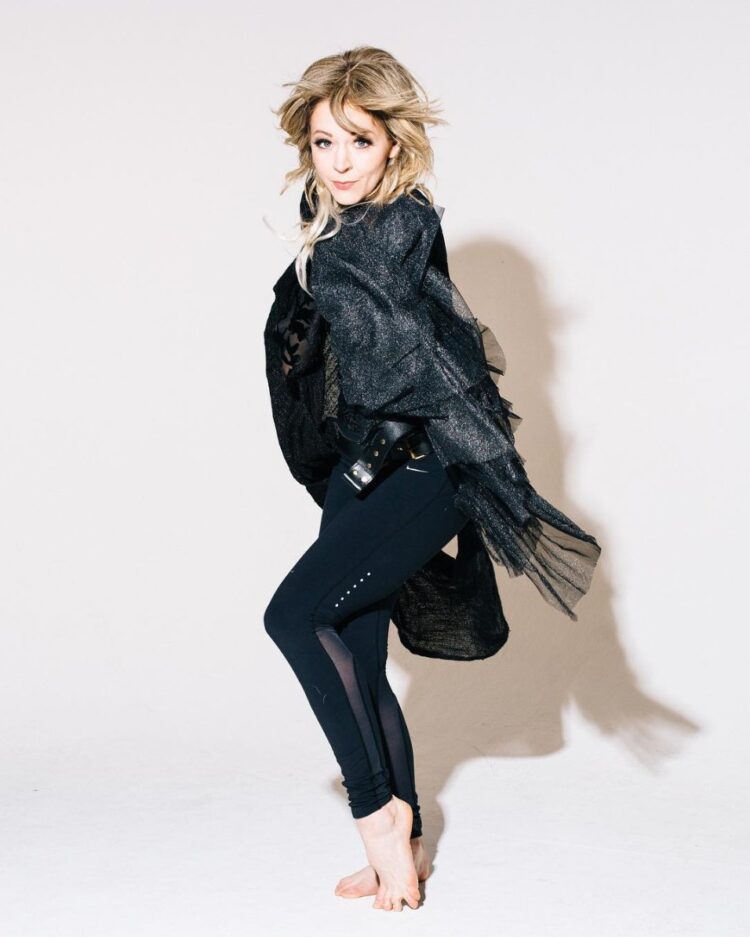 lindsey stirling feet