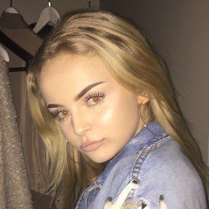 linnea bendiksen feet 3