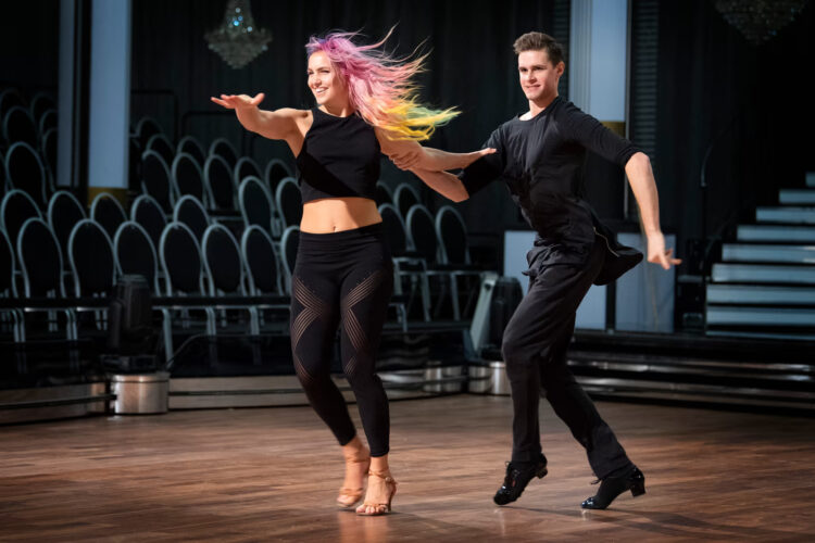 linnea claeson feet 2