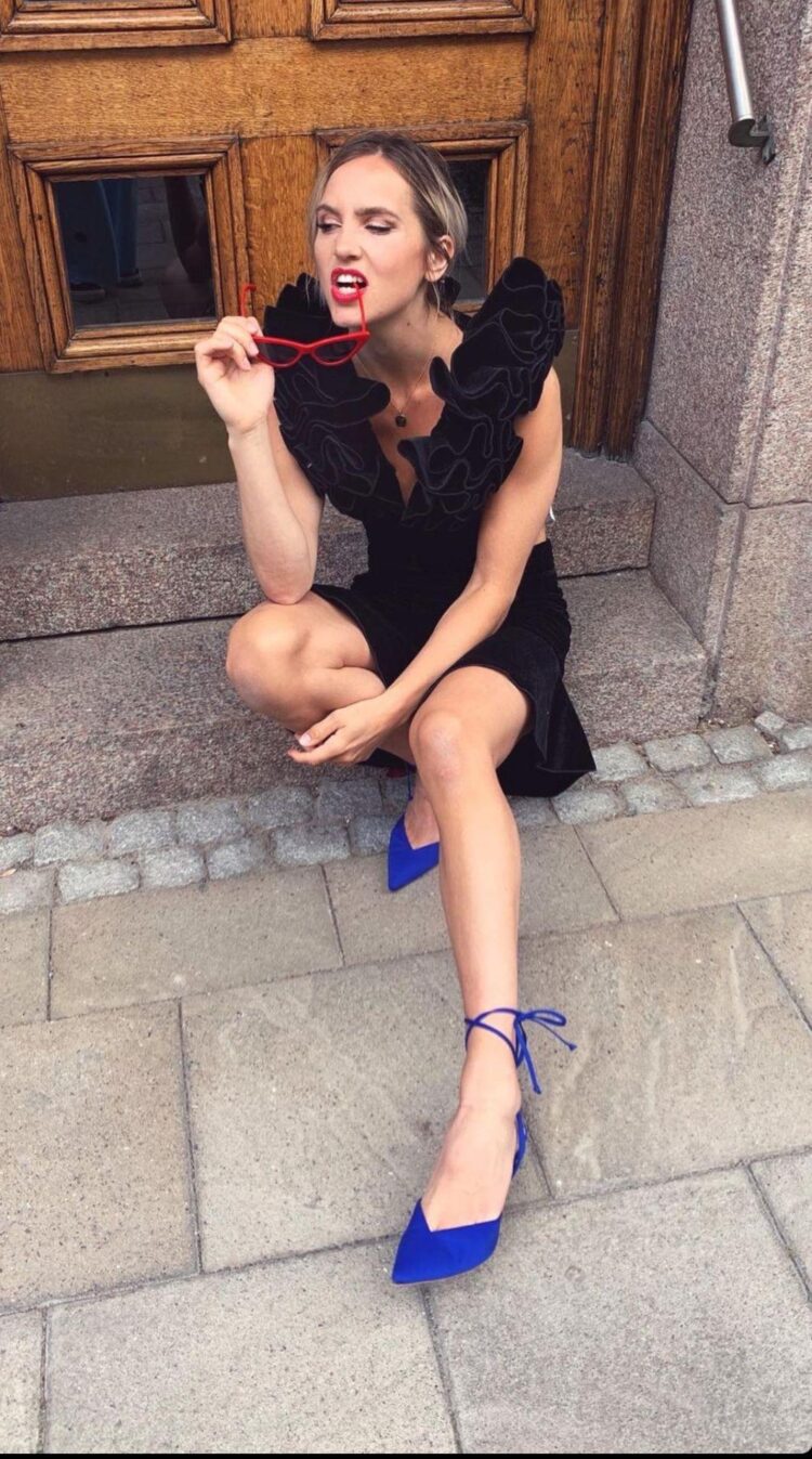 linnea claeson feet 6