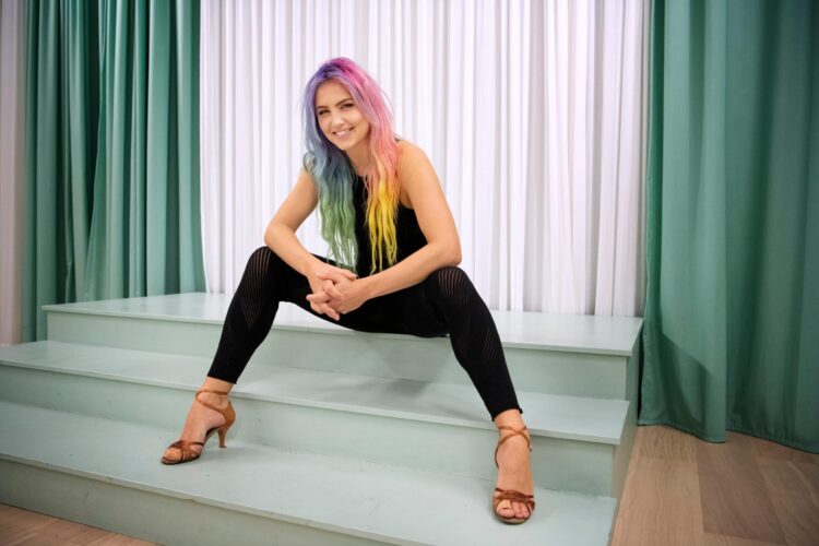 linnea claeson feet scaled