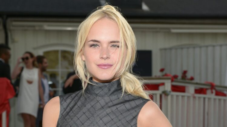 linnea solli myhre feet 3