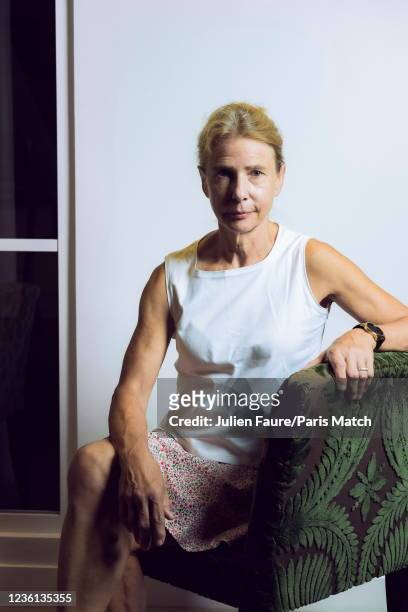 lionel shriver feet 5