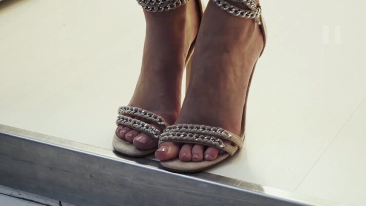 lisa gelbrich feet 5