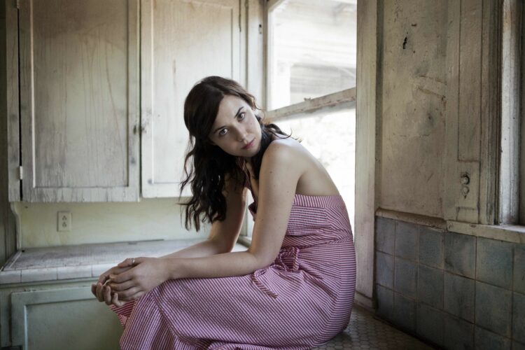 lisa hannigan feet 5