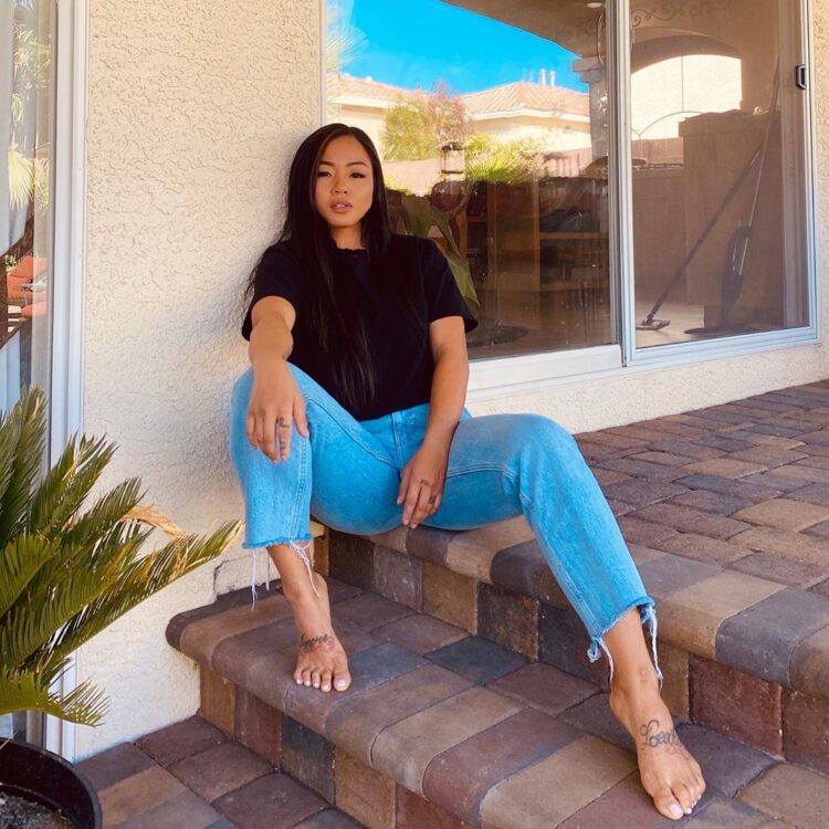 lisa nguyen feet 3