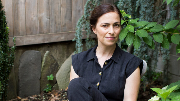 lisa nicole brennan jobs feet 3