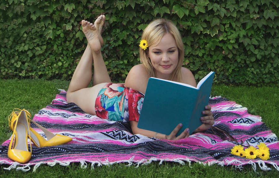 lisa schwartz feet 3