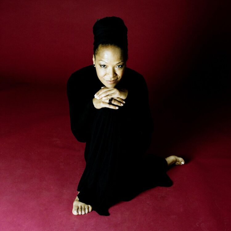 lisa simone kelly feet 1