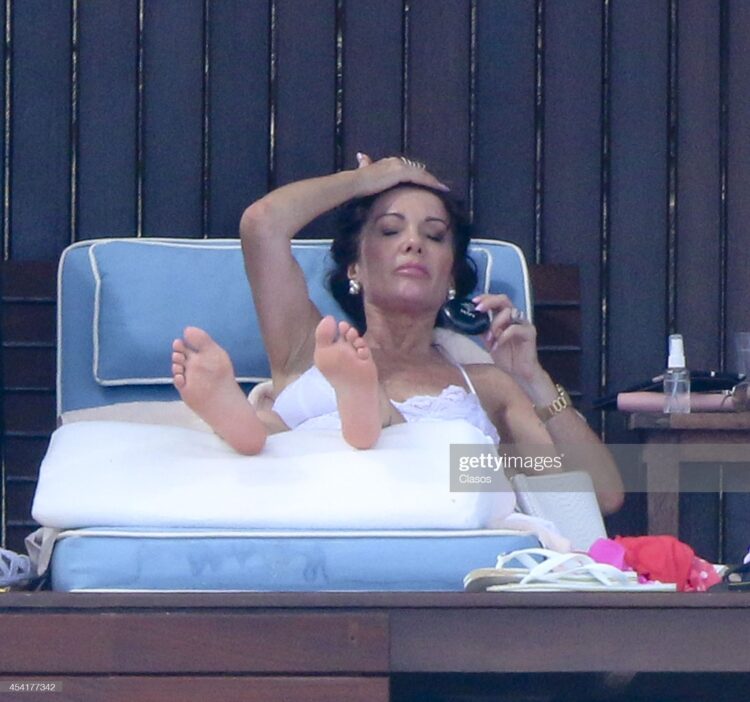 lisa vanderpump feet 2