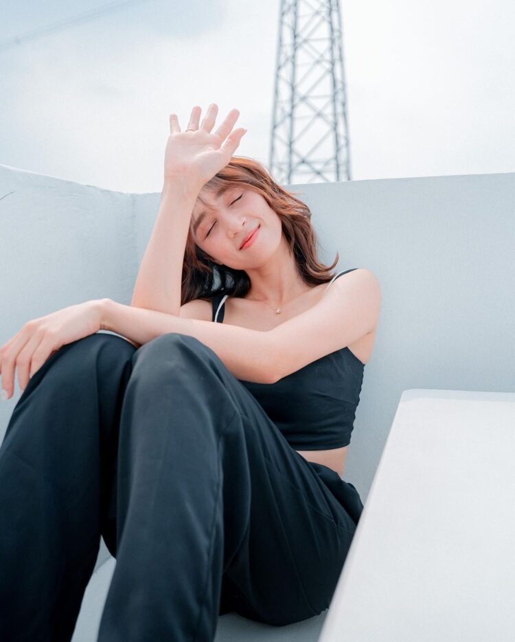 lita rinrapat feet 6