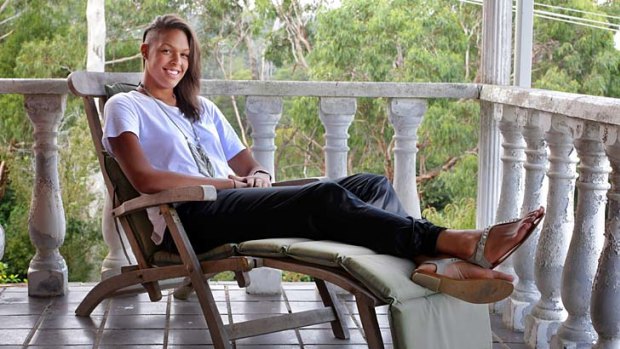 liz cambage feet 3