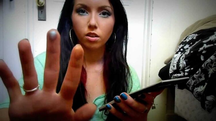 liz iheartmakeup92 feet 5