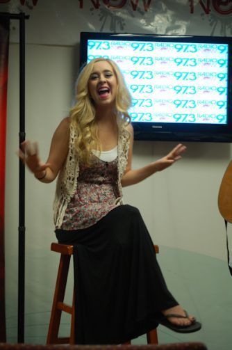 liz mace feet 4