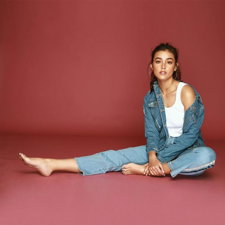 liza soberano feet 1