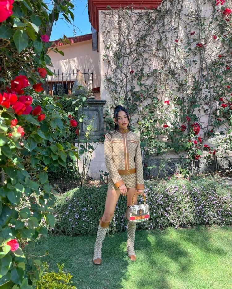 lizeth selene feet 1