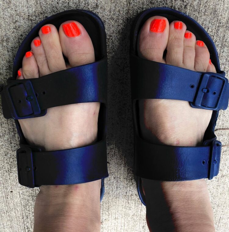 lizz winstead feet 1