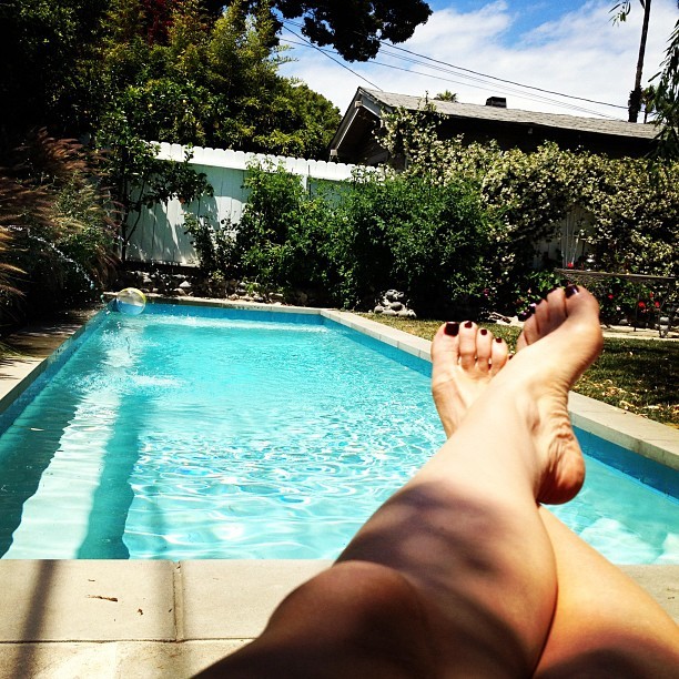 lizz winstead feet 3