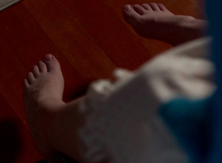 lizzie boys feet 1