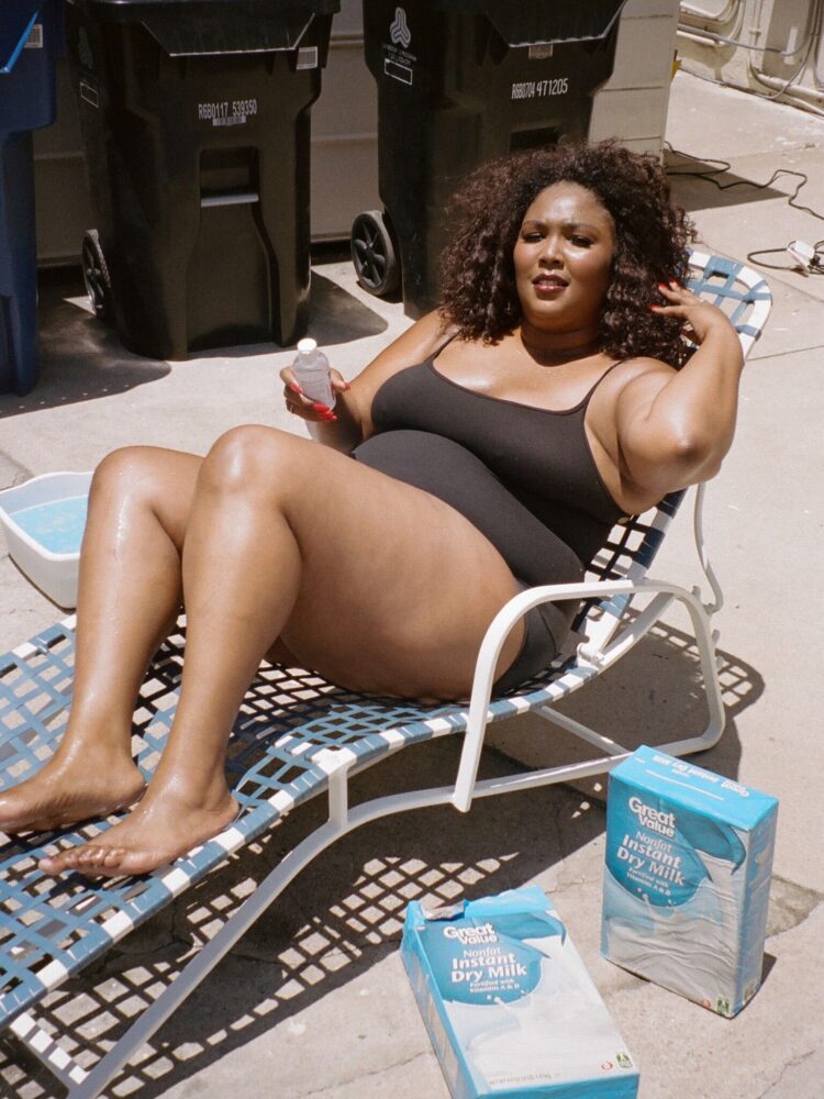 lizzo feet 3