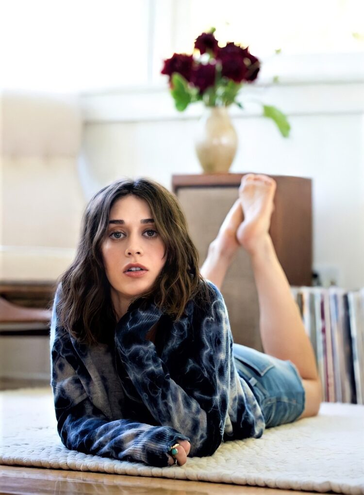 lizzy caplan feet 1